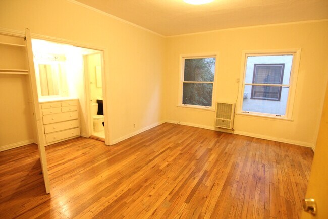Building Photo - 846 Sanborn Ave