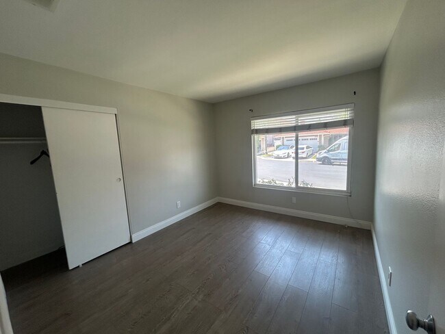 Building Photo - Upgraded 4-Bedroom Home in Gated Green Riv...