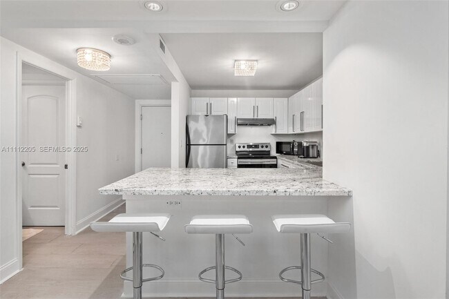 Building Photo - 2301 Collins Ave