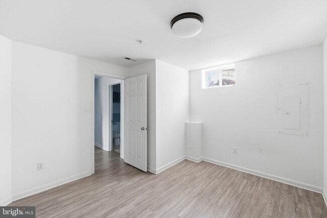 Building Photo - 554 Ellison Ct