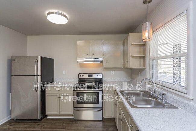 Building Photo - 816 Greenland Dr