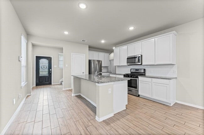 Building Photo - 10818 Catclaw Ct