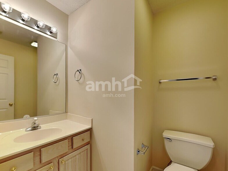 Building Photo - 2911 Firethorn Dr