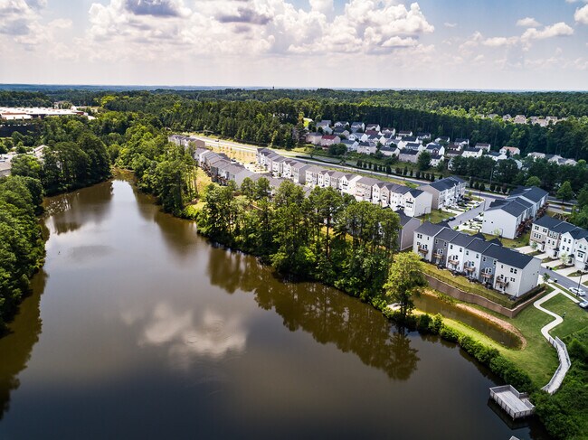 Building Photo - 1106 Shoreside Dr