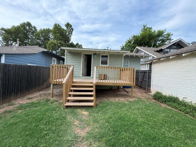 Building Photo - 2 bed 2 bath historic remodeled home with an awesome 1bed 1 bath detached apartment! Mesta Park b...