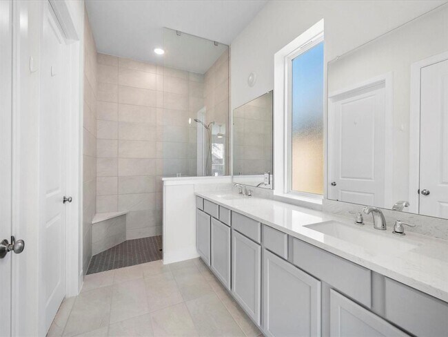 Building Photo - 113 S Ocotillo Ridge
