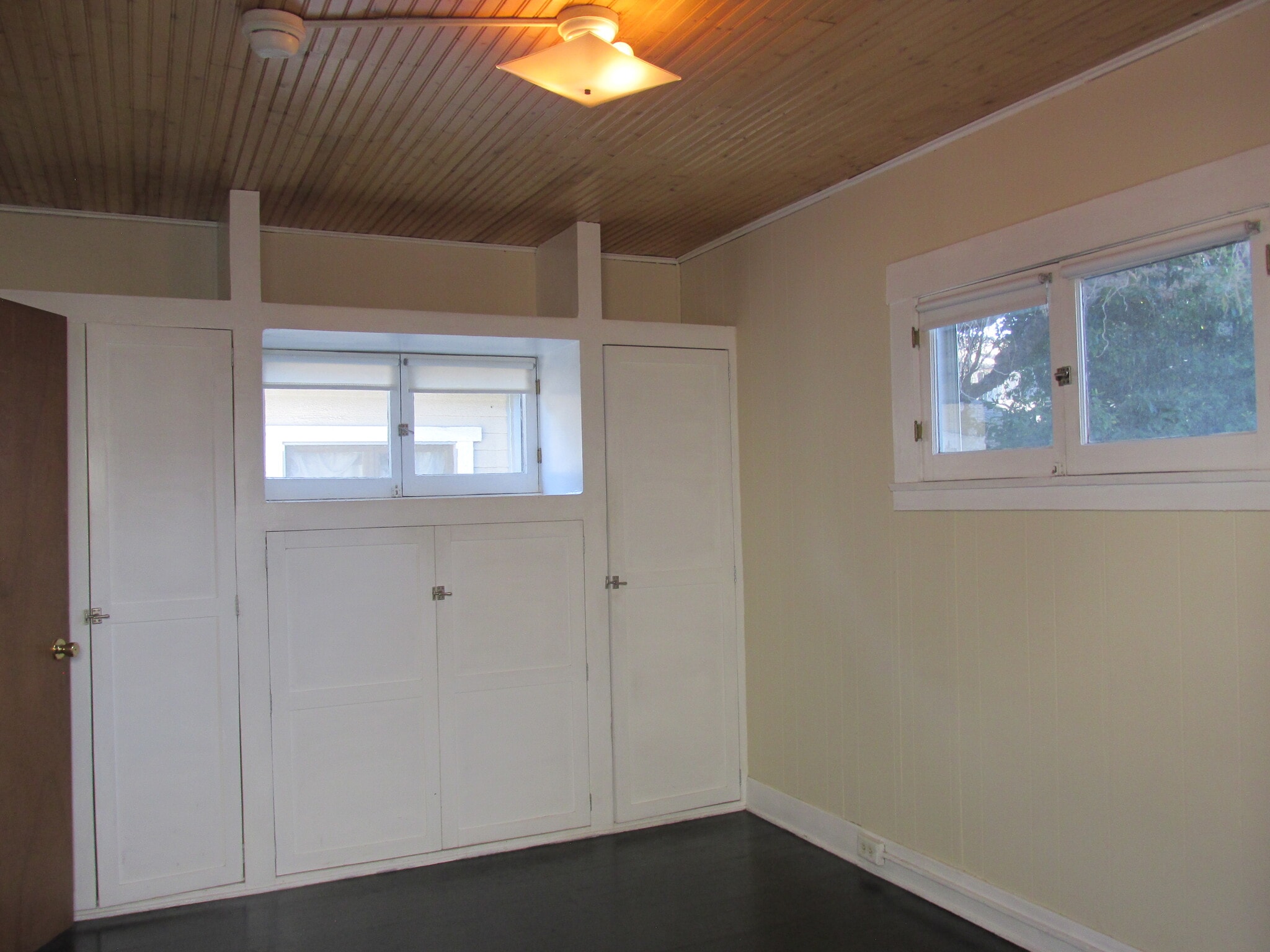 Back bedroom - 1223 N Hoover St