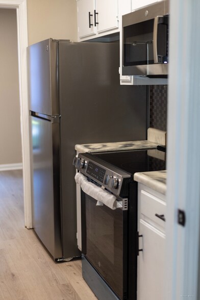 Building Photo - 3093 Barrycrest Dr