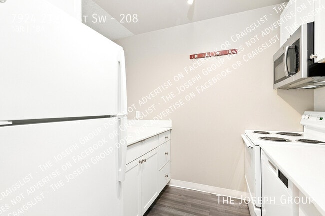 Building Photo - 7924 212th St SW