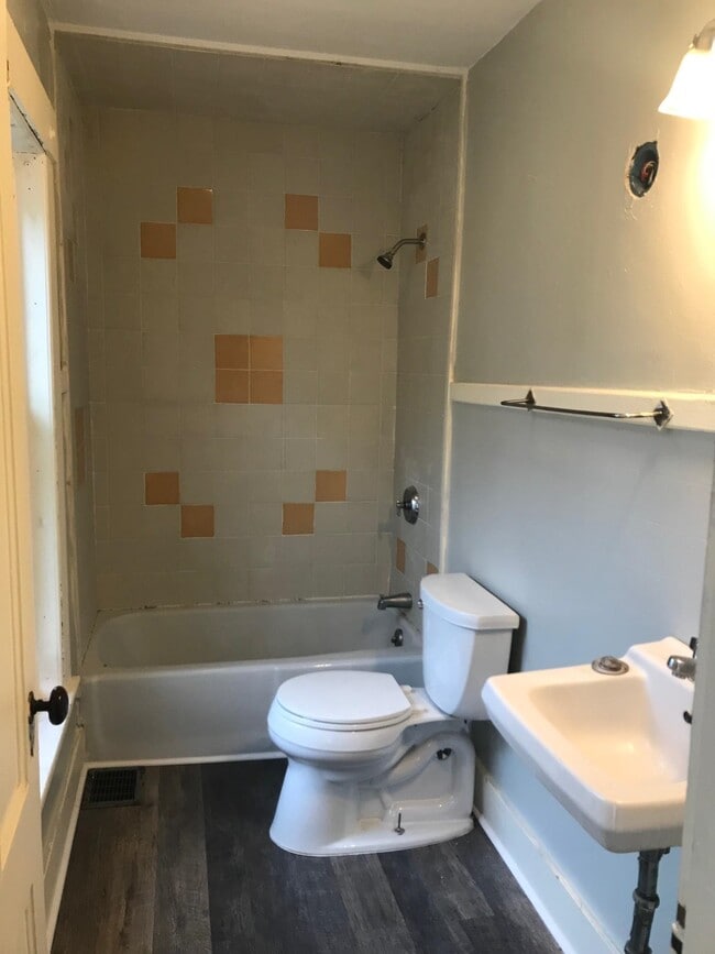 Building Photo - 26 6th St