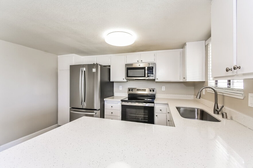 Building Photo - 3944 Grapefruit Cir