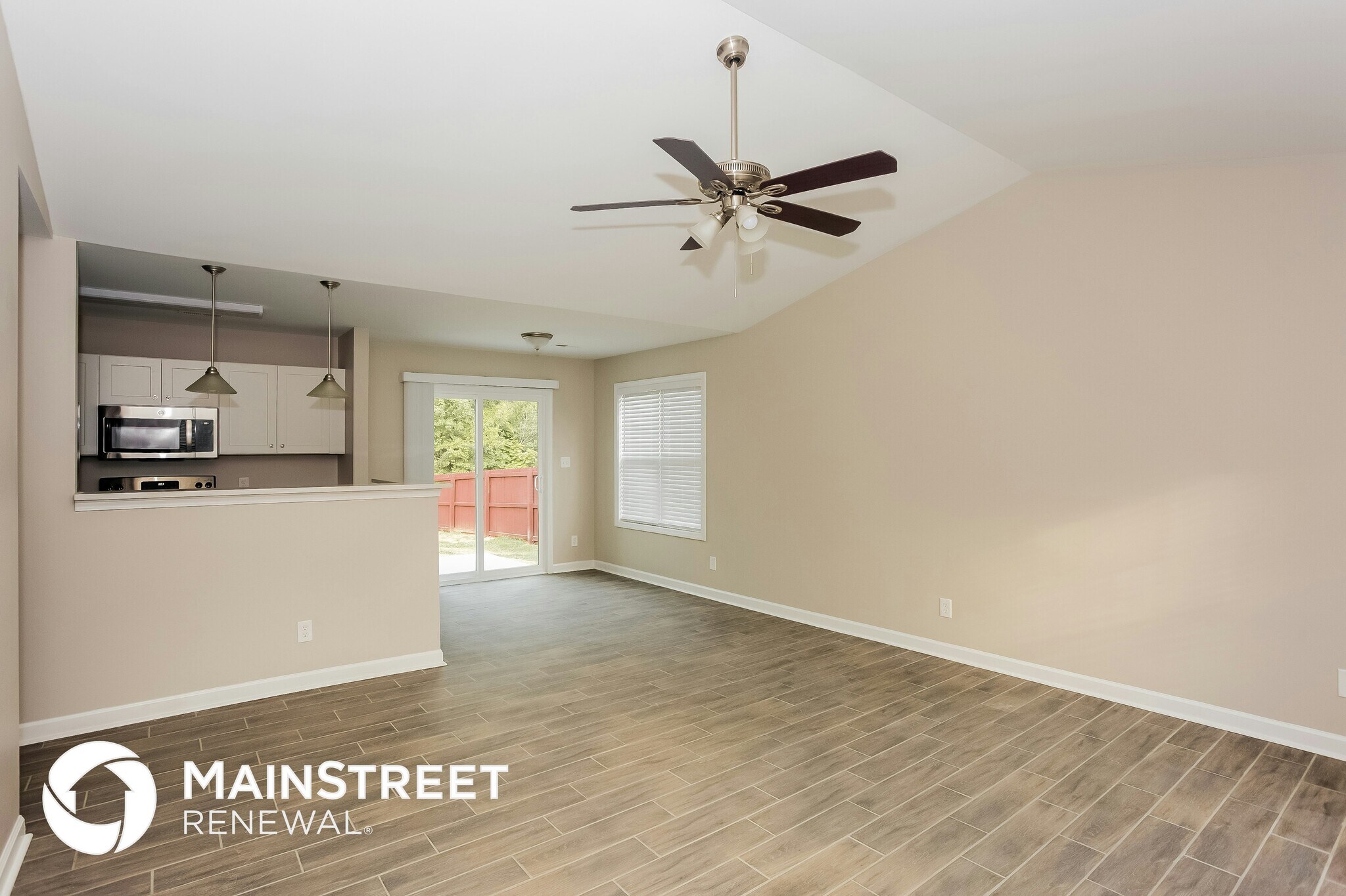 Building Photo - 1102 Skyland St