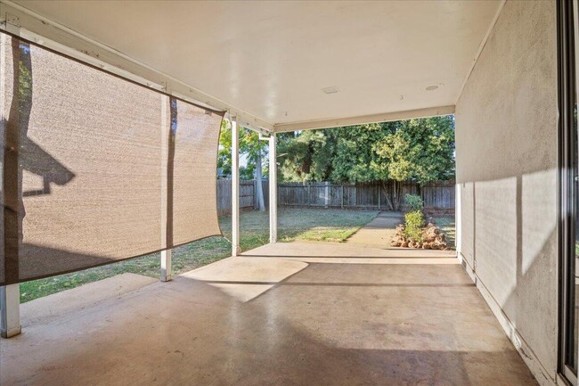 Building Photo - 1107 4th St