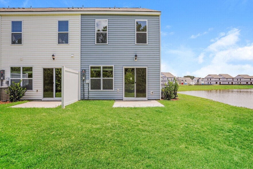 Building Photo - 20 Striker Rd