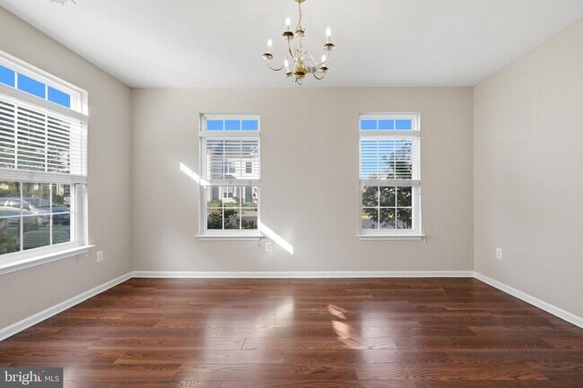 Building Photo - 300 Kintyre Ln