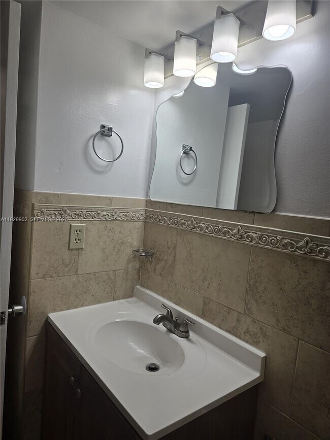 Building Photo - 8054 SW 150th Ave