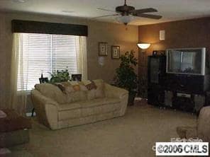 Building Photo - 5924 Colonial Garden Dr