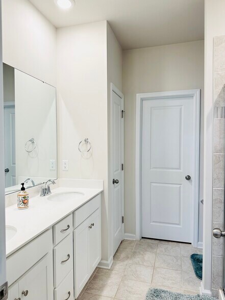 Building Photo - 5819 Soft Shell Dr