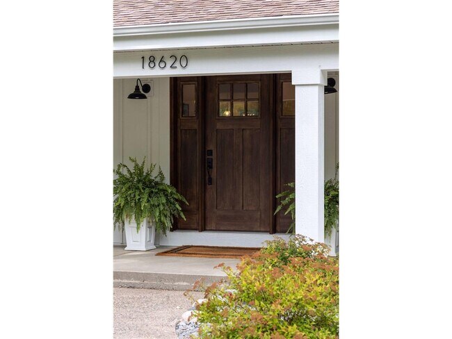 Building Photo - 18620 26th Ave N