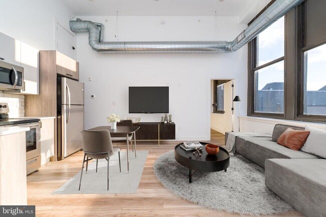 Building Photo - 2700 E Auburn St