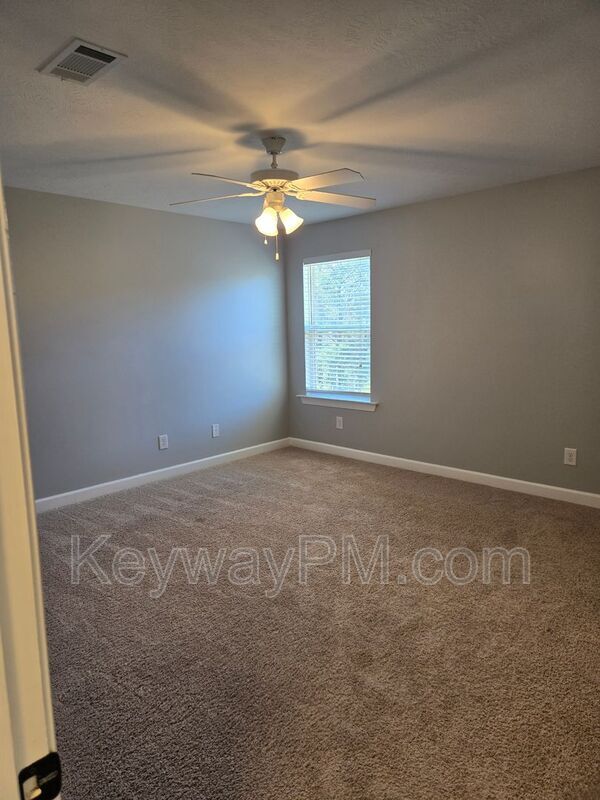 Building Photo - 999 Watermark Dr