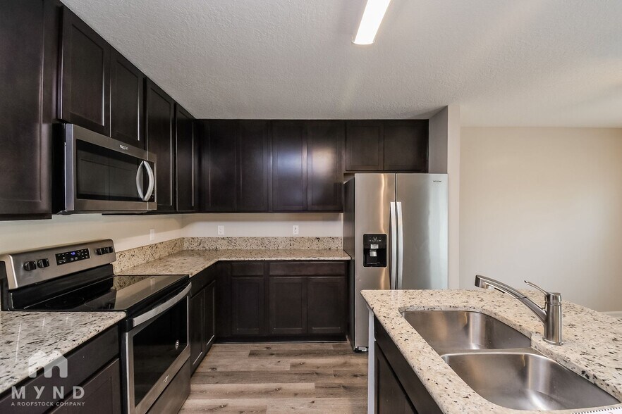 Building Photo - 12372 Cherry Bluff Dr