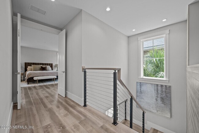 Building Photo - 372 10th St
