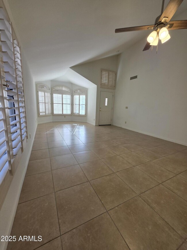 Building Photo - 5946 E Aire Libre Ln