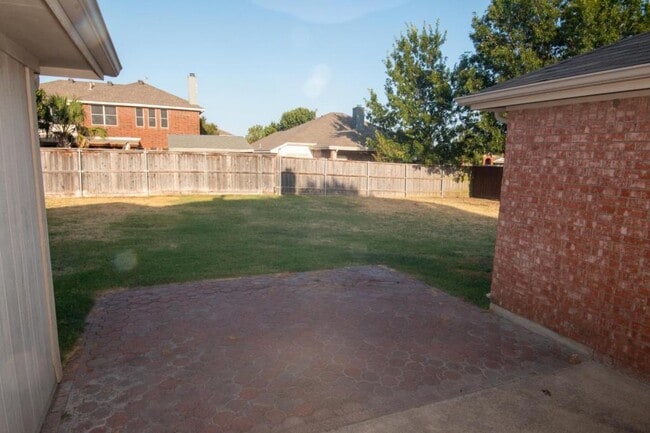 Building Photo - 1902 Thornhill Way