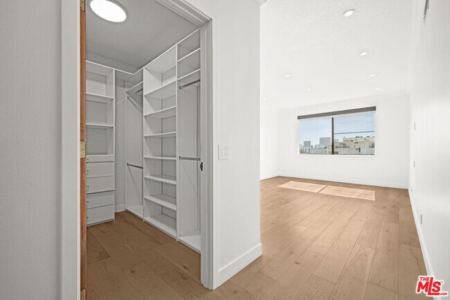 Building Photo - 106 Croft Ave