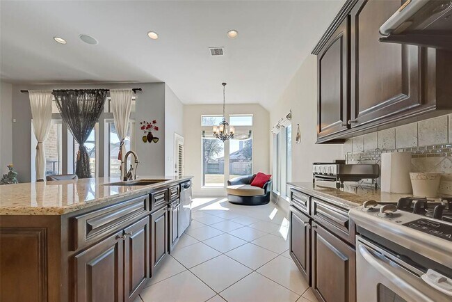 Building Photo - 5422 Linden Rose Ln