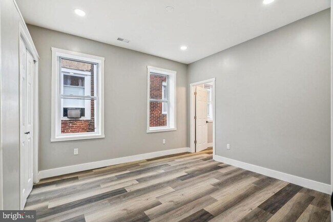 Building Photo - 4824 Sansom St