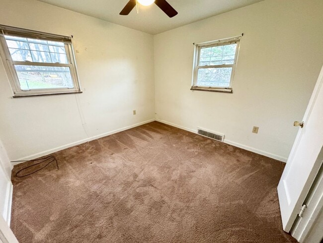 Building Photo - Beautiful Three Bedroom with Basement and Garage