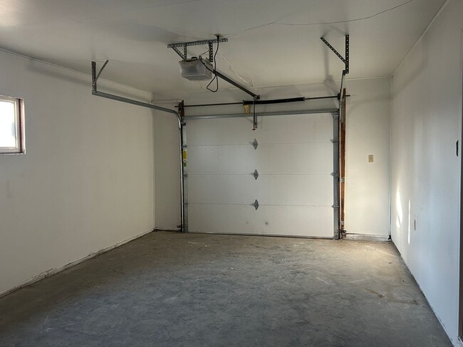 Building Photo - 343 9th Ave E