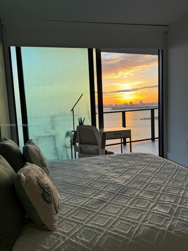 Building Photo - 460 NE 28th St