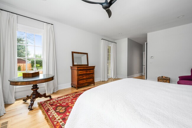 Building Photo - 1280 Becket Dr NE