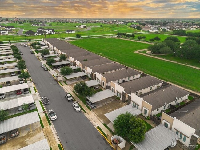 Building Photo - 14 Javalina Ave