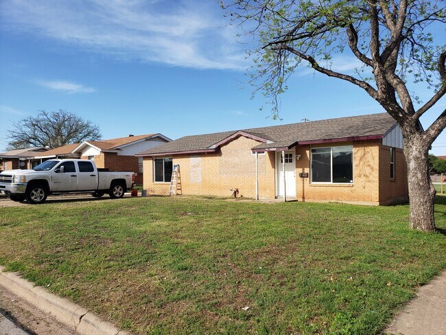 Building Photo - Home for rent