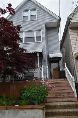 Building Photo - 728 Broadway