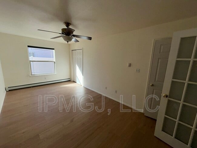 Building Photo - 815 Lincoln Ct