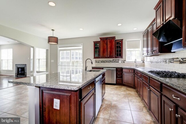 Building Photo - 2311 Whitley Rd