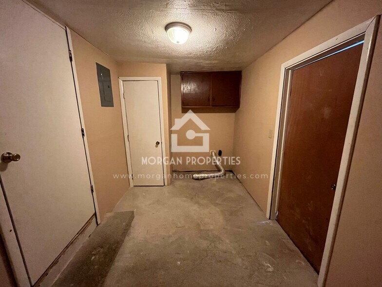 Building Photo - 603 Ellenhurst Dr