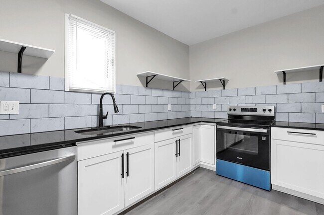 Building Photo - 601 Southwood Ave