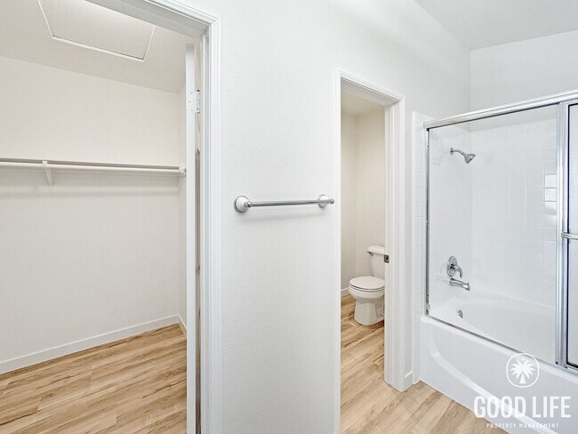 Building Photo - Fully Renovated 2BD/2.5BA in Aliso Viejo | Fireplace, Private Patio, Pool/Spa & Attached Garage