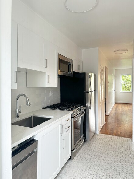 Building Photo - 1280 16th St NE