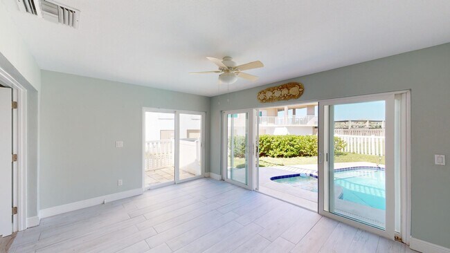 Building Photo - 959 N Hwy A1A