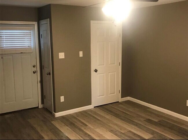 Building Photo - 2515 Jackson