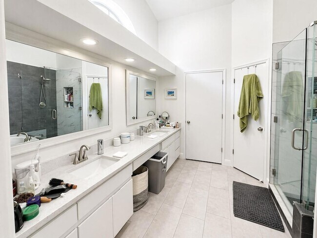 Building Photo - 1208 Tiger Wood Ct