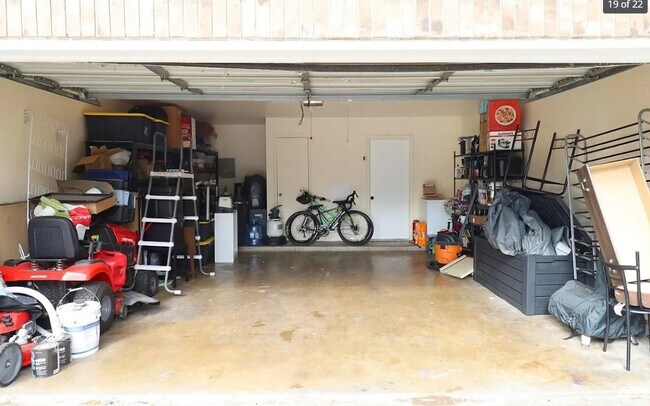 Building Photo - 5811 Bear Lake Dr