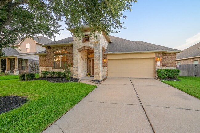 Building Photo - 12805 Shady Springs Dr